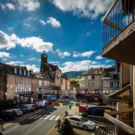 Logis Hotel Restaurant Du Commerce ラ・カヌルグ エクステリア 写真